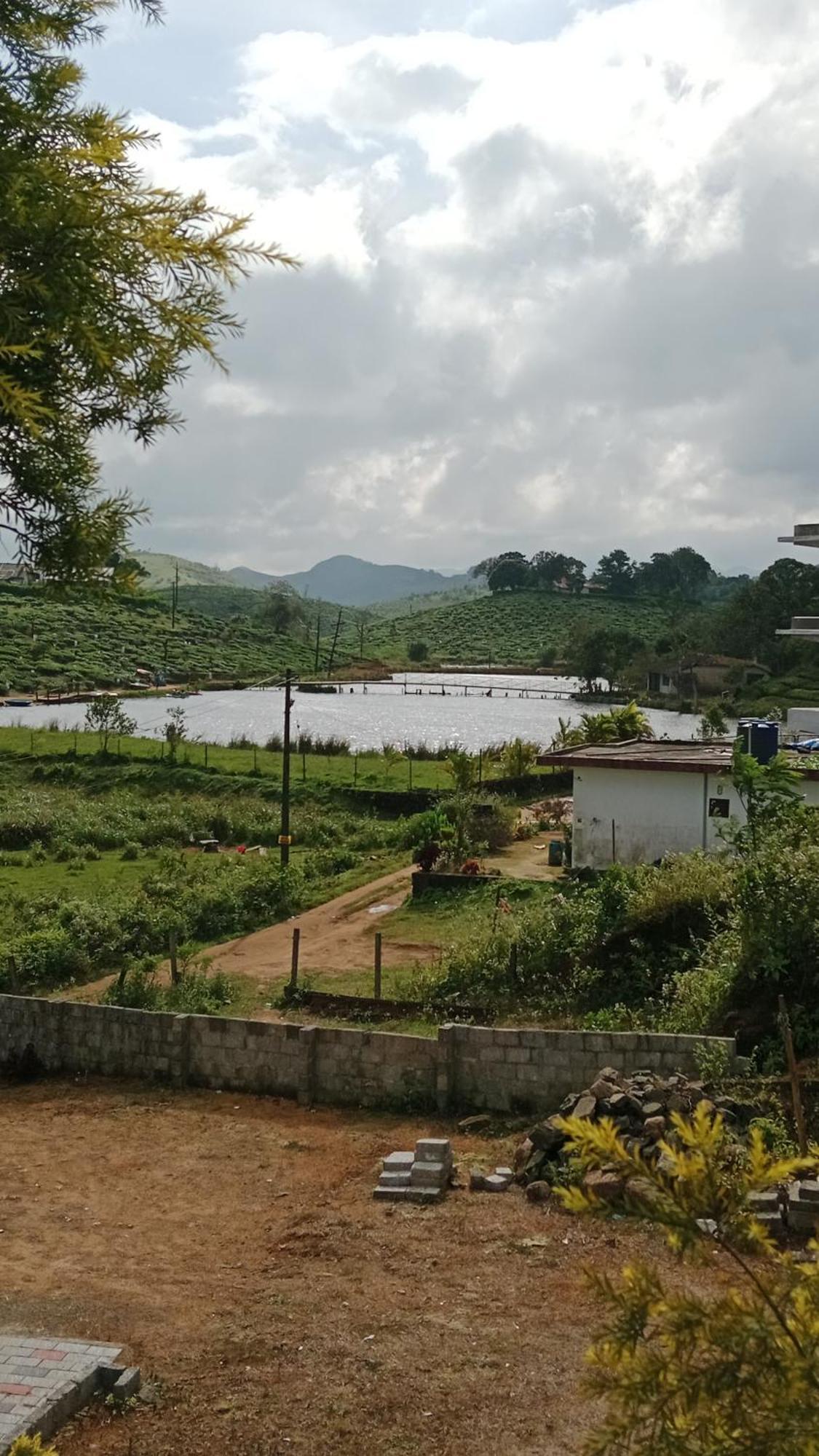 Хостел Vagamon Lake Palace Экстерьер фото